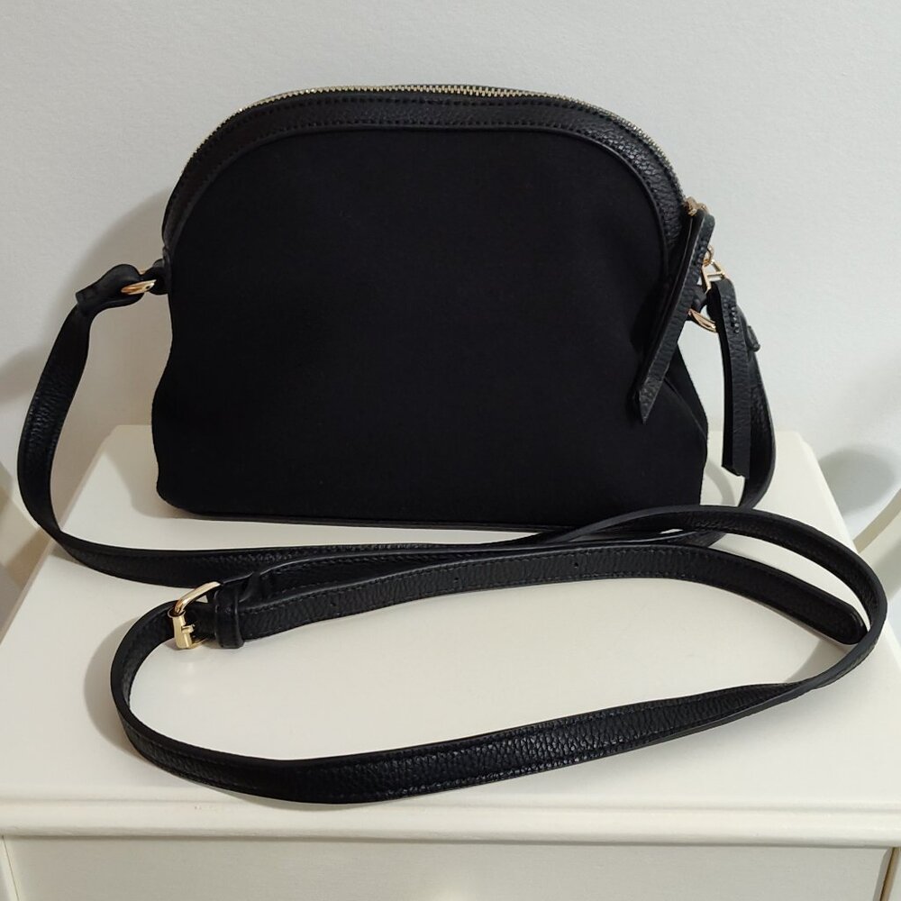 Shiraleah black vegan suede crossbody purse, excellent used condition